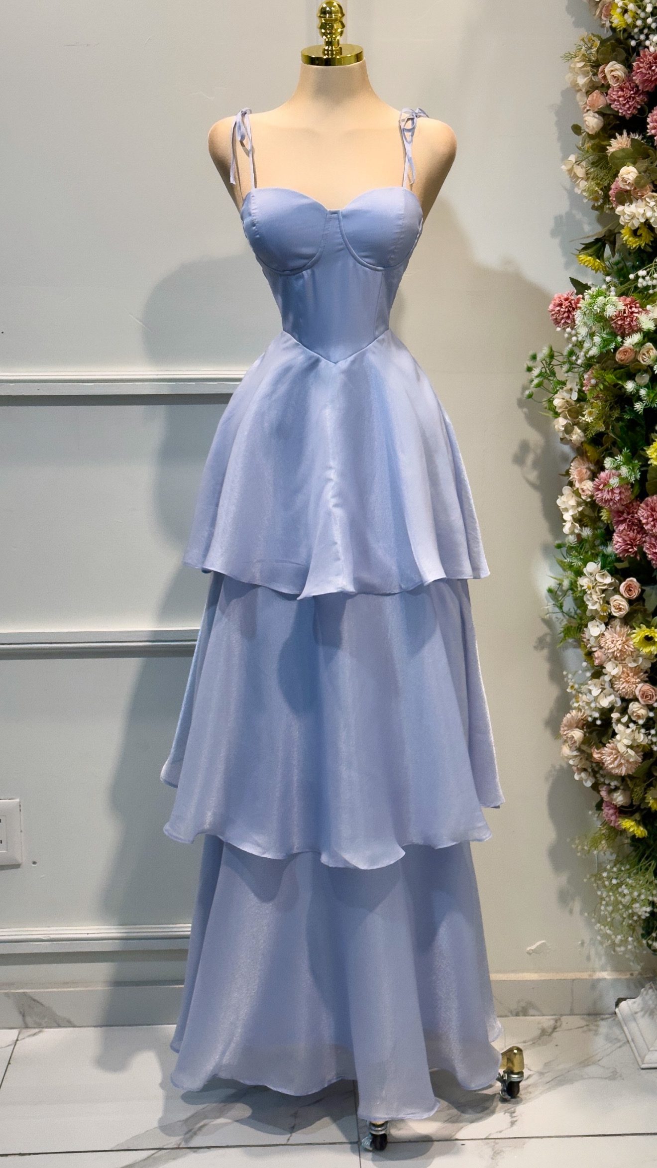 Vestido Azul Celeste Con Volantes - Image 4