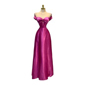 Vestido Fucsia Satinado Con Escote