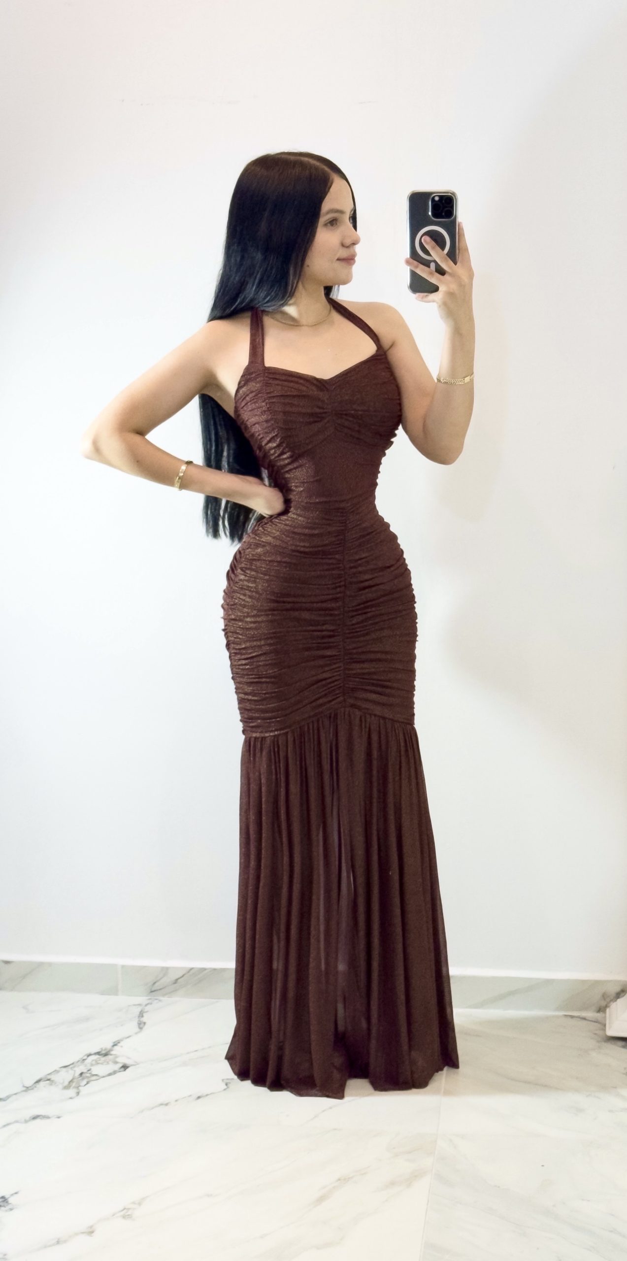 Vestido Tinto Con Tirantes - Image 3