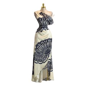 Vestido Marfil Estampado Asimétrico Con Diseño Geométrico Y Drapeado