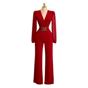 Palazzo Rojo Con Detalles Dorados