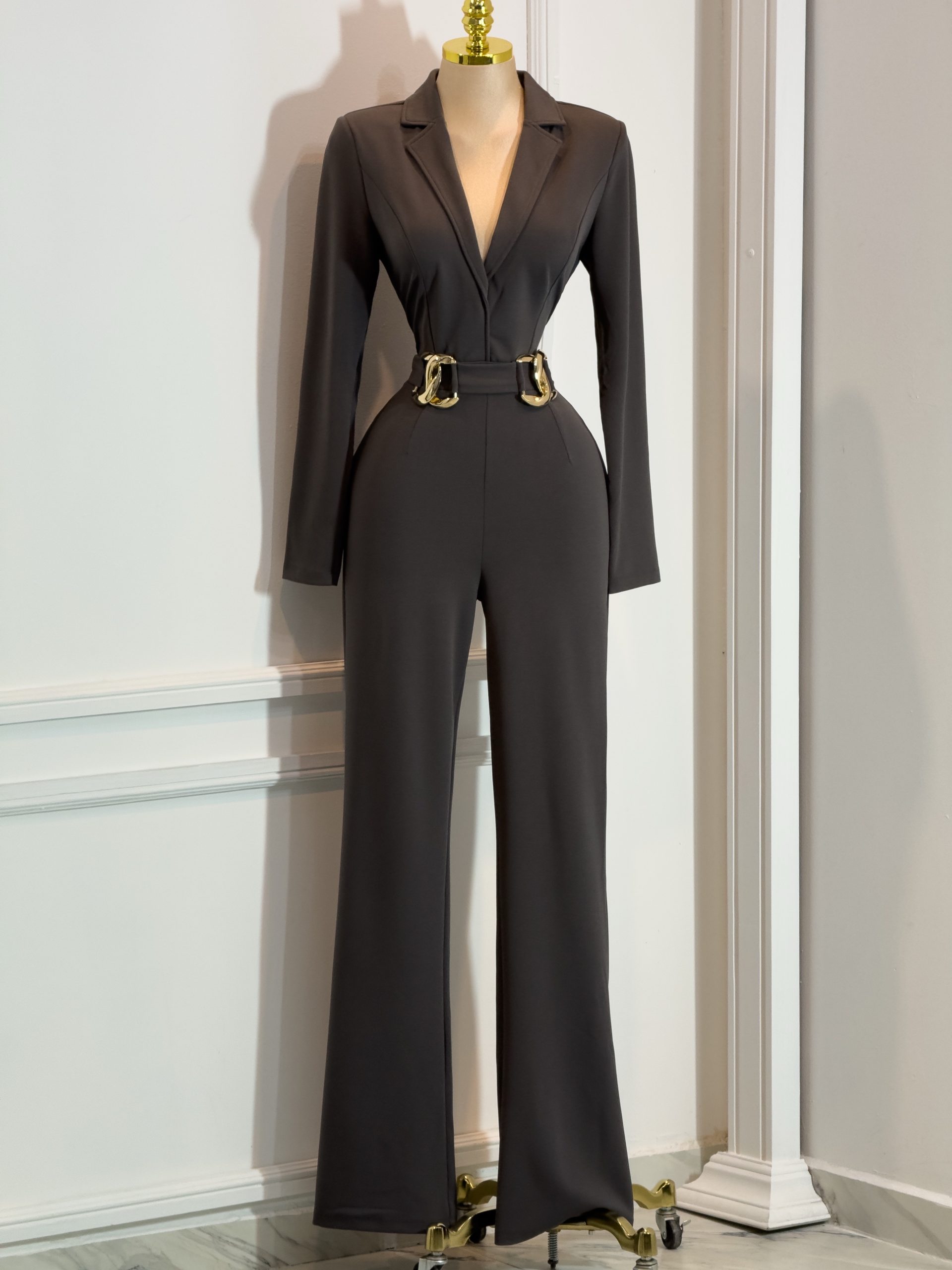 Palazzo Largo Negro Tipo Sastre Con Cinturón De Hebillas Doradas - Image 4