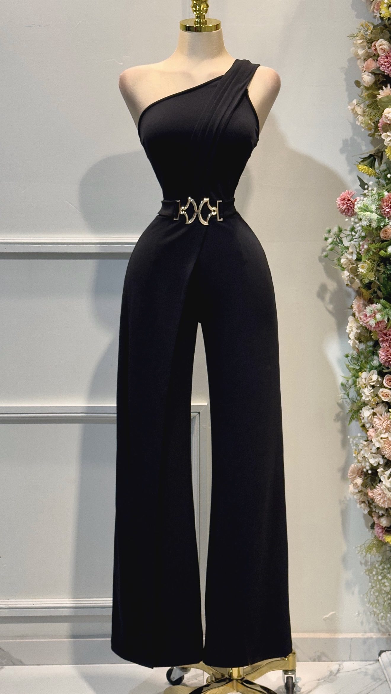 Palazzo Negro De Un Hombro Con Cinturón Metálico - Image 3