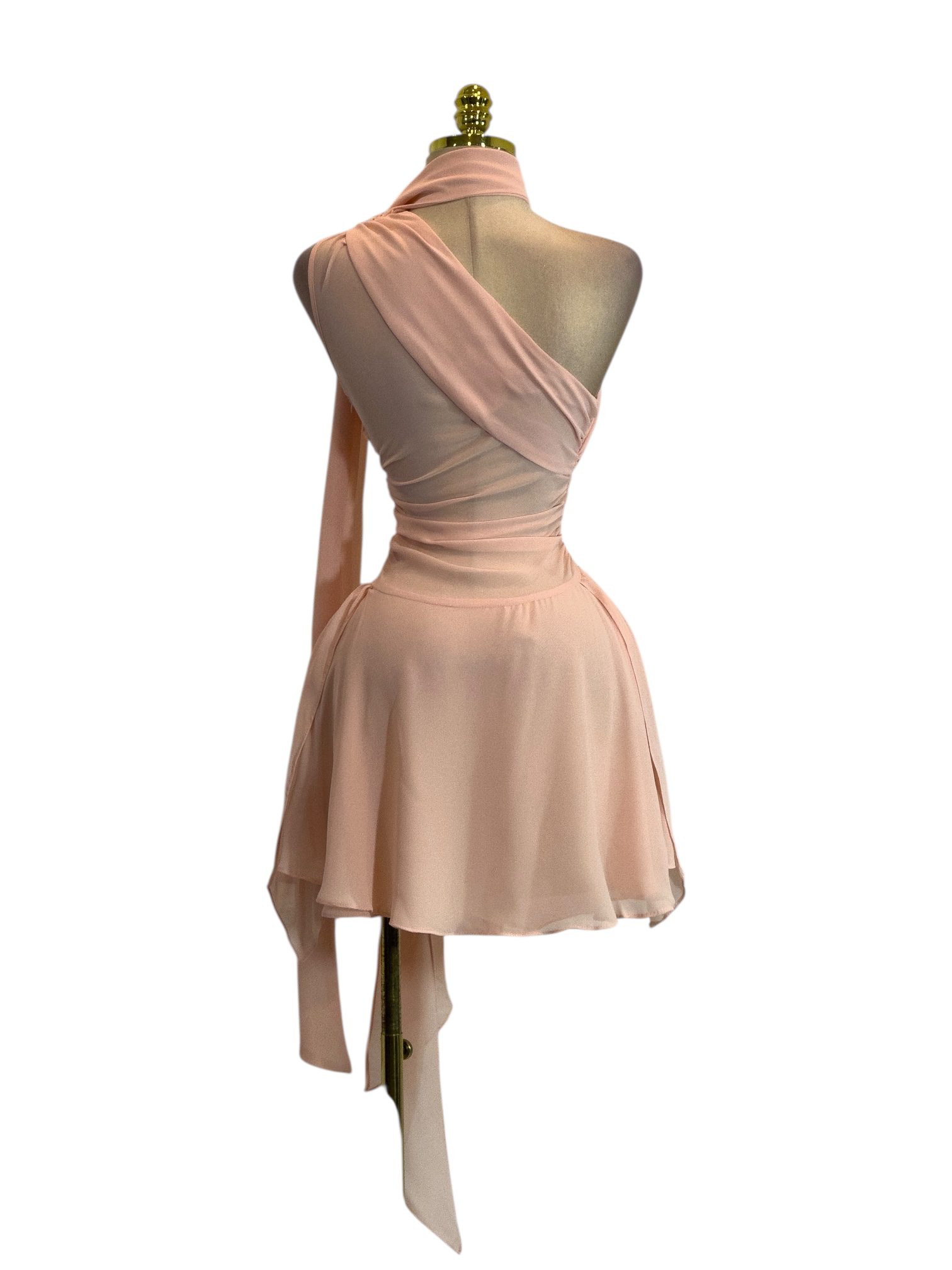 Vestido Corto Rosa Asimétrico Con Nudo Y Lazo Decorativo - Image 3