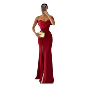 Vestido Rojo Strapless Con Abertura Central Y Drapeado Superior