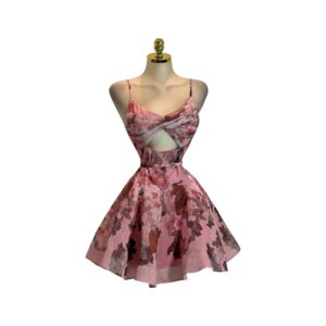 Vestido Corto Floral Rosa Con Escote Cruzado Al Frente