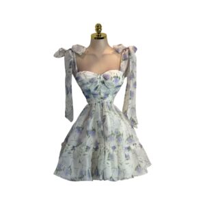 Vestido Blanco Floral Con Escote Corazón Y Tirantes De Lazo