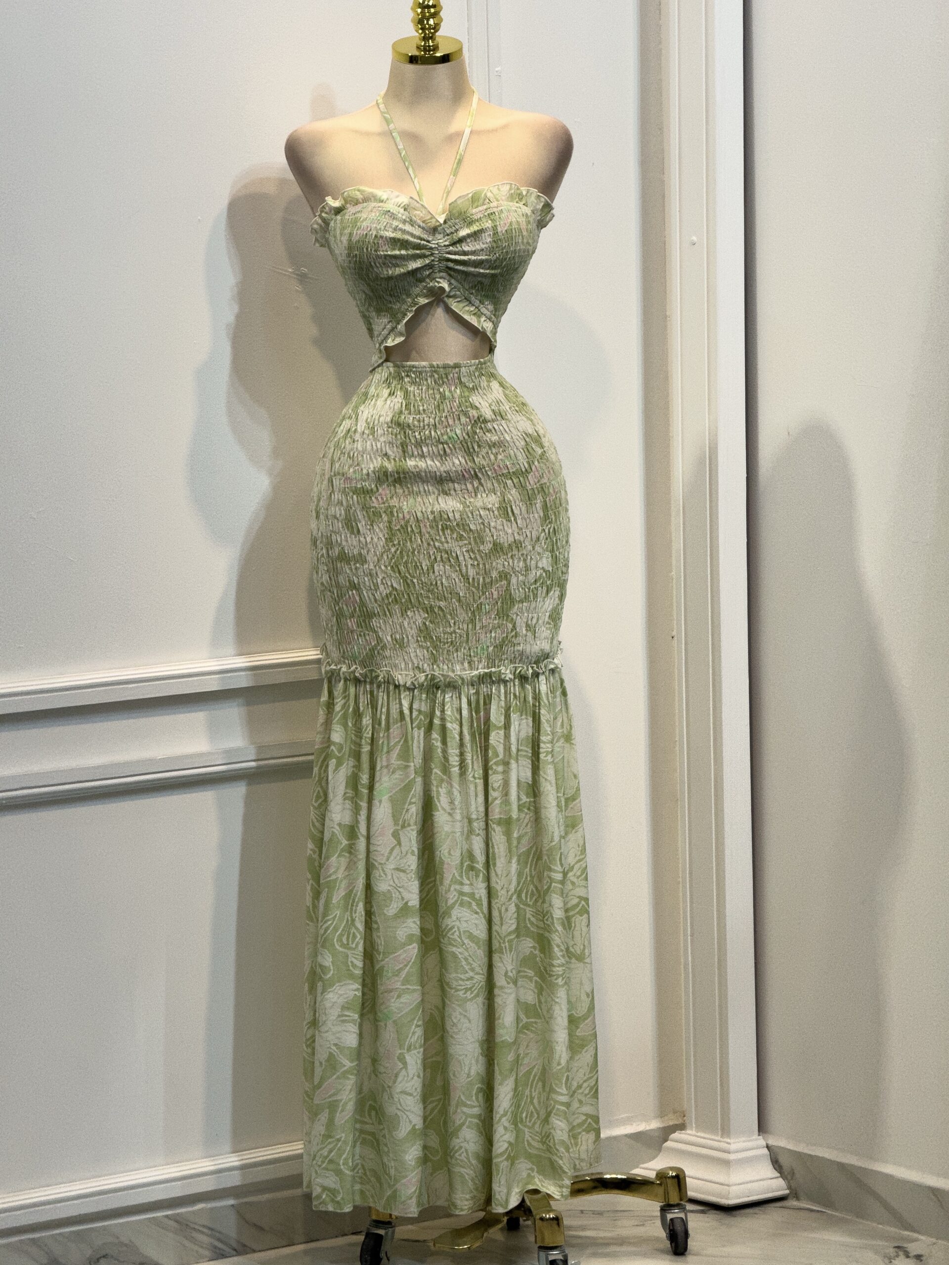 Vestido Verde Texturizado Y Falda Vaporosa - Image 4