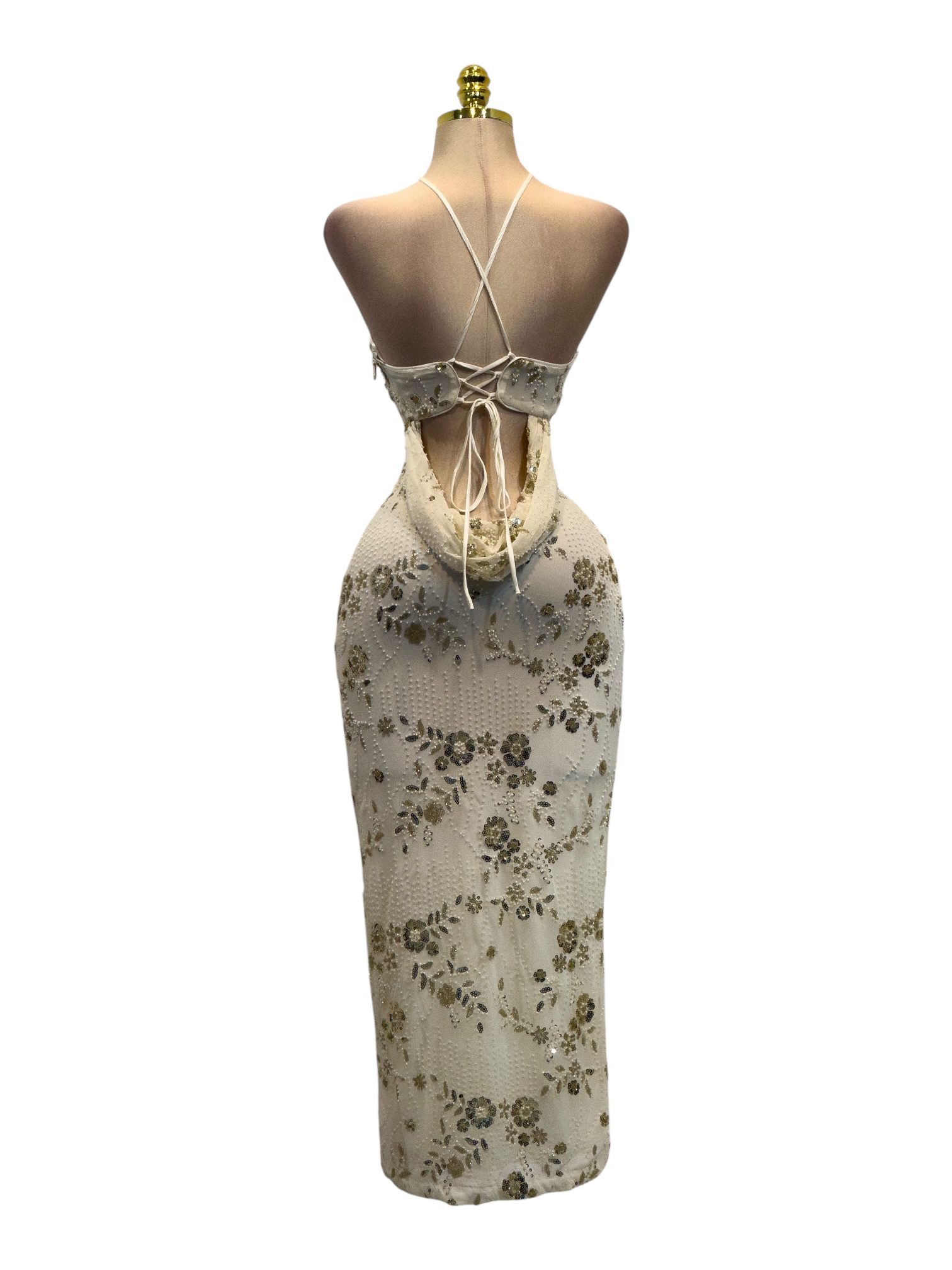 Vestido Marfil Bordado Con Aplicaciones Florales Y Corte Ajustado - Image 3