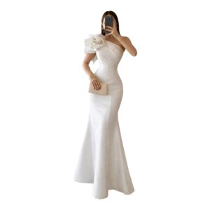 Vestido Blanco De Un Hombro Con Aplicación Floral Escultural