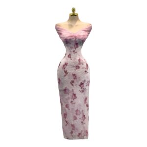 Vestido Rosa Floral Con Escote Cruzado Y Textura Bordada