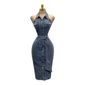 Vestido Midi De Mezclilla Halter Con Botones Y Cinturón