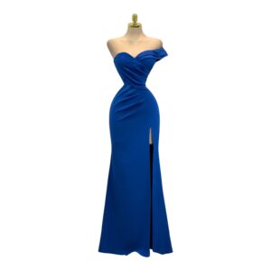 Vestido Azul Rey Con Escote Cruzado Y Abertura Elegante