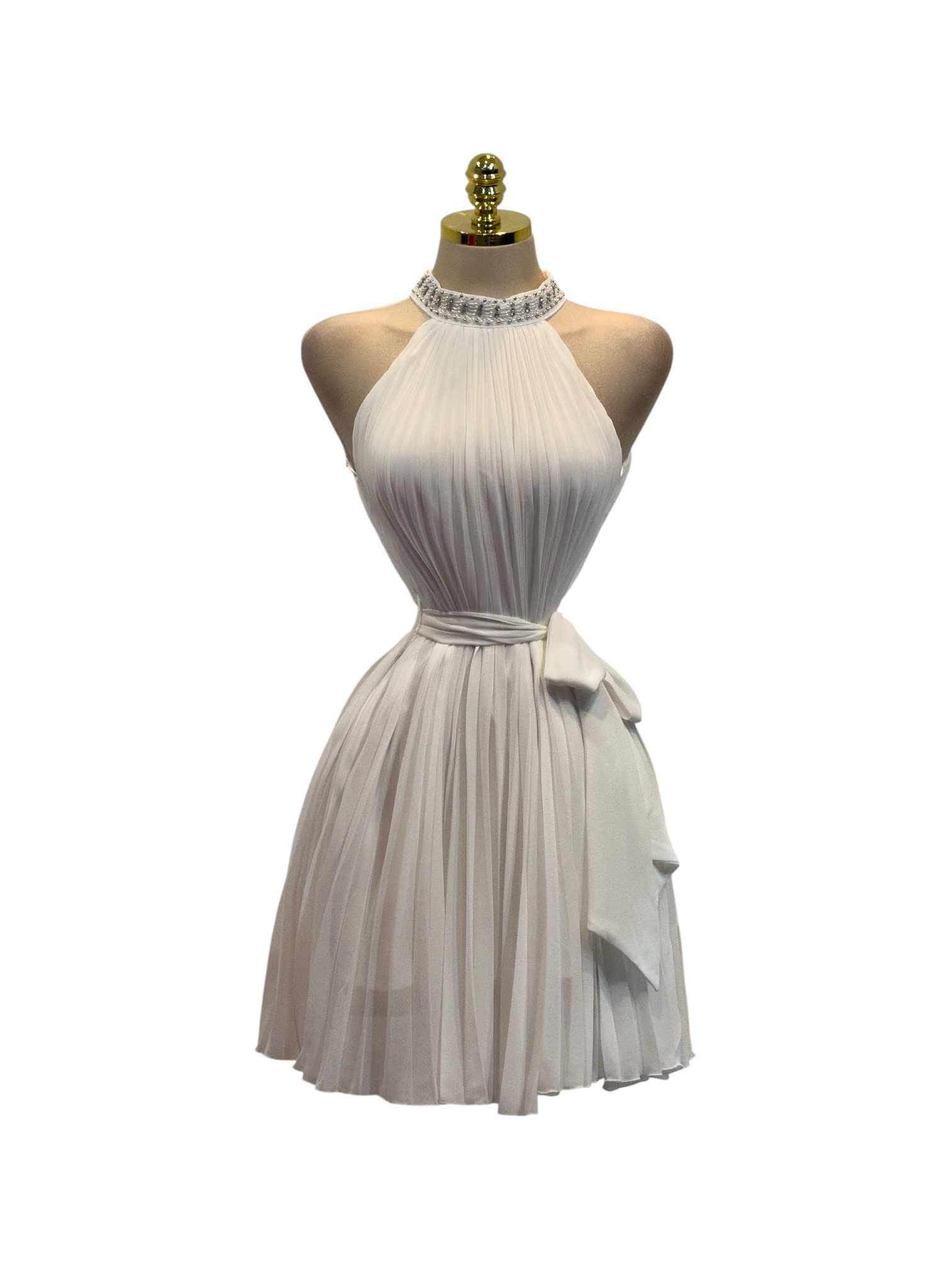 Vestido Blanco Con Cuello Halter De Pedrería Y Falda Plisada - Image 2