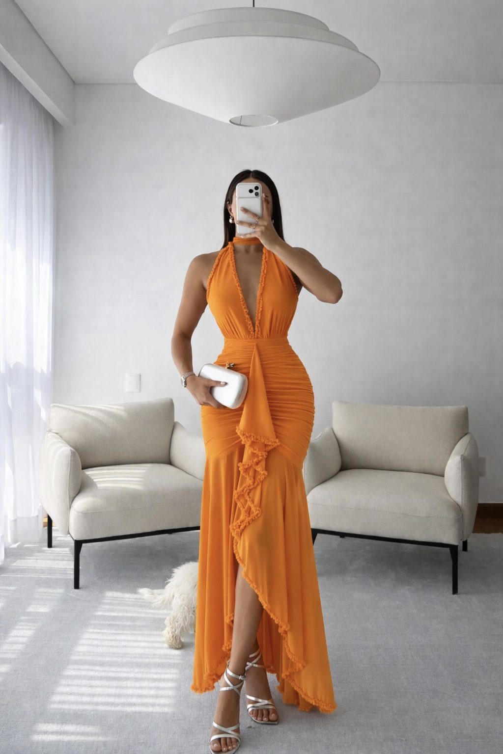 Vestido Naranja Con Escote Halter Y Detalle De Volantes - Image 4