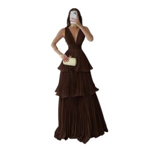 Vestido Café Con Escote Profundo Y Falda En Capas Plisadas