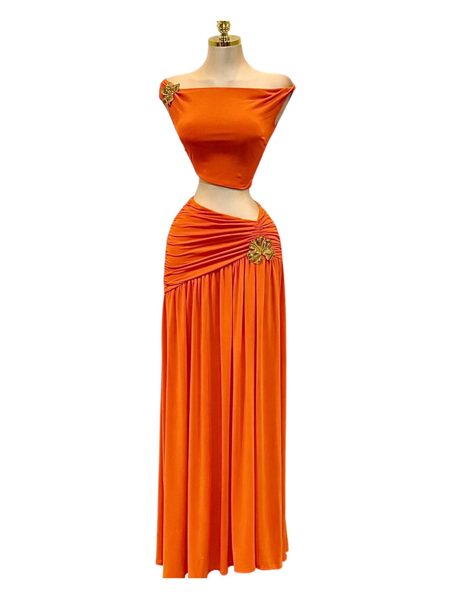 Conjunto Naranja Con Corte Asimétrico Y Falda Fluida Drapada - Image 2