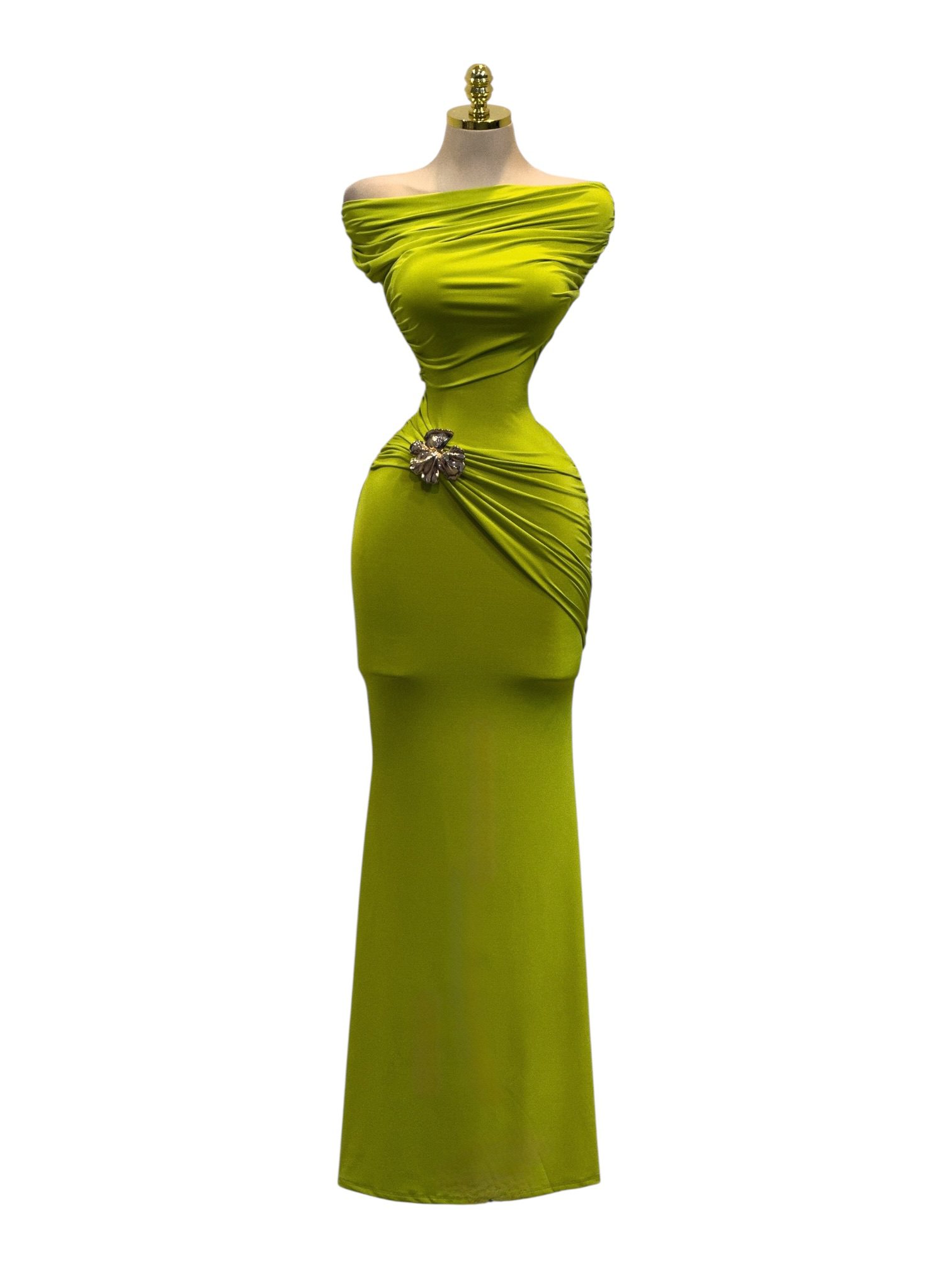 Vestido Verde Ajustado Con Drapado Y Aplicación Floral - Image 2