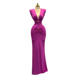 Vestido Fucsia Drapado Con Escote Profundo Y Detalle Central