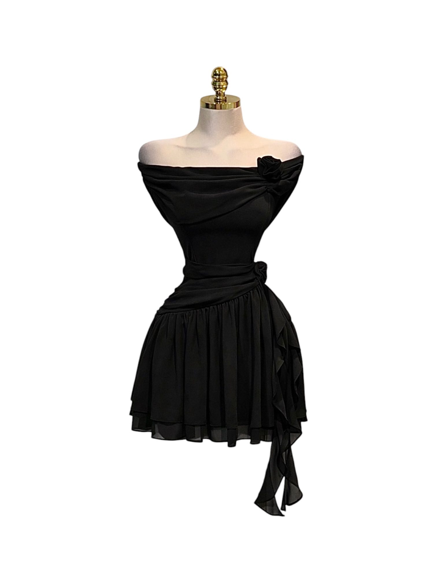Vestido Corto Negro Con Drapado Y Falda En Capas - Image 2