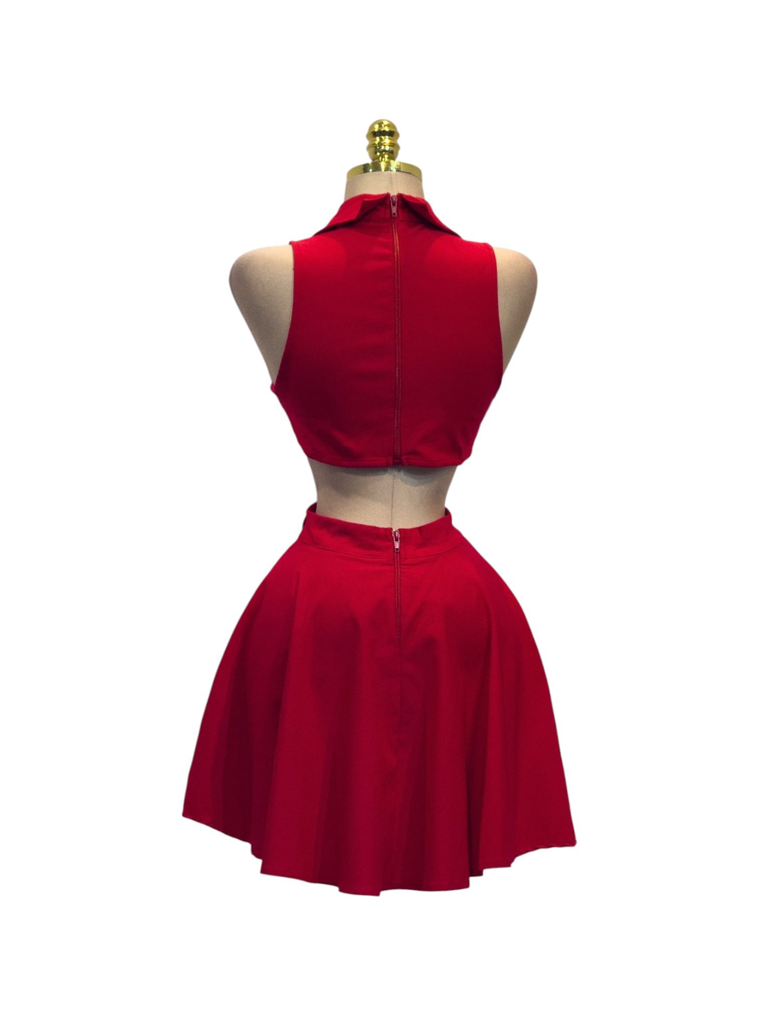 Vestido Corto Rojo Con Botones Dorados Y Falda Acampanada - Image 3