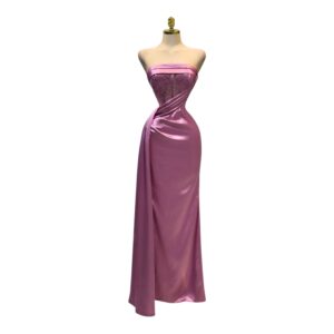 Vestido Rosa Satinado Strapless Con Caída Elegante