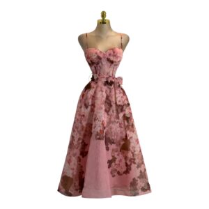 Vestido Midi Rosa Floral Con Tirantes Y Falda Amplia Elegante
