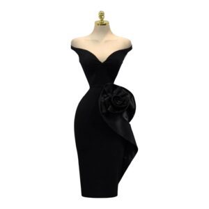 Vestido Negro Strapless Con Aplicación Floral Y Diseño Elegante Ajustado
