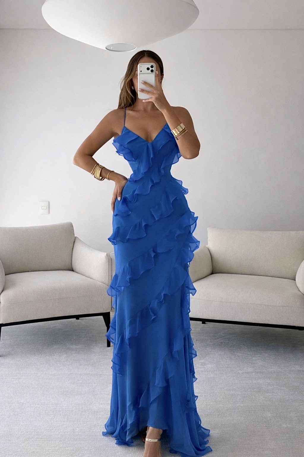 Vestido Azul Con Olanes En Capas Y Tirantes Delgados Elegante - Image 4
