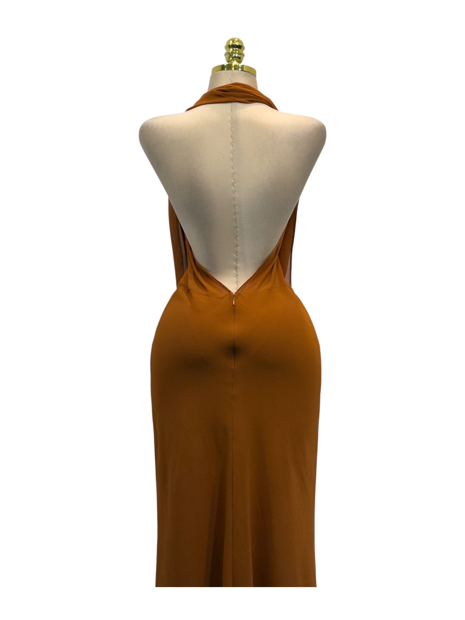 Vestido Marrón Halter Con Caída Suelta Y Estilo Minimalista - Image 3