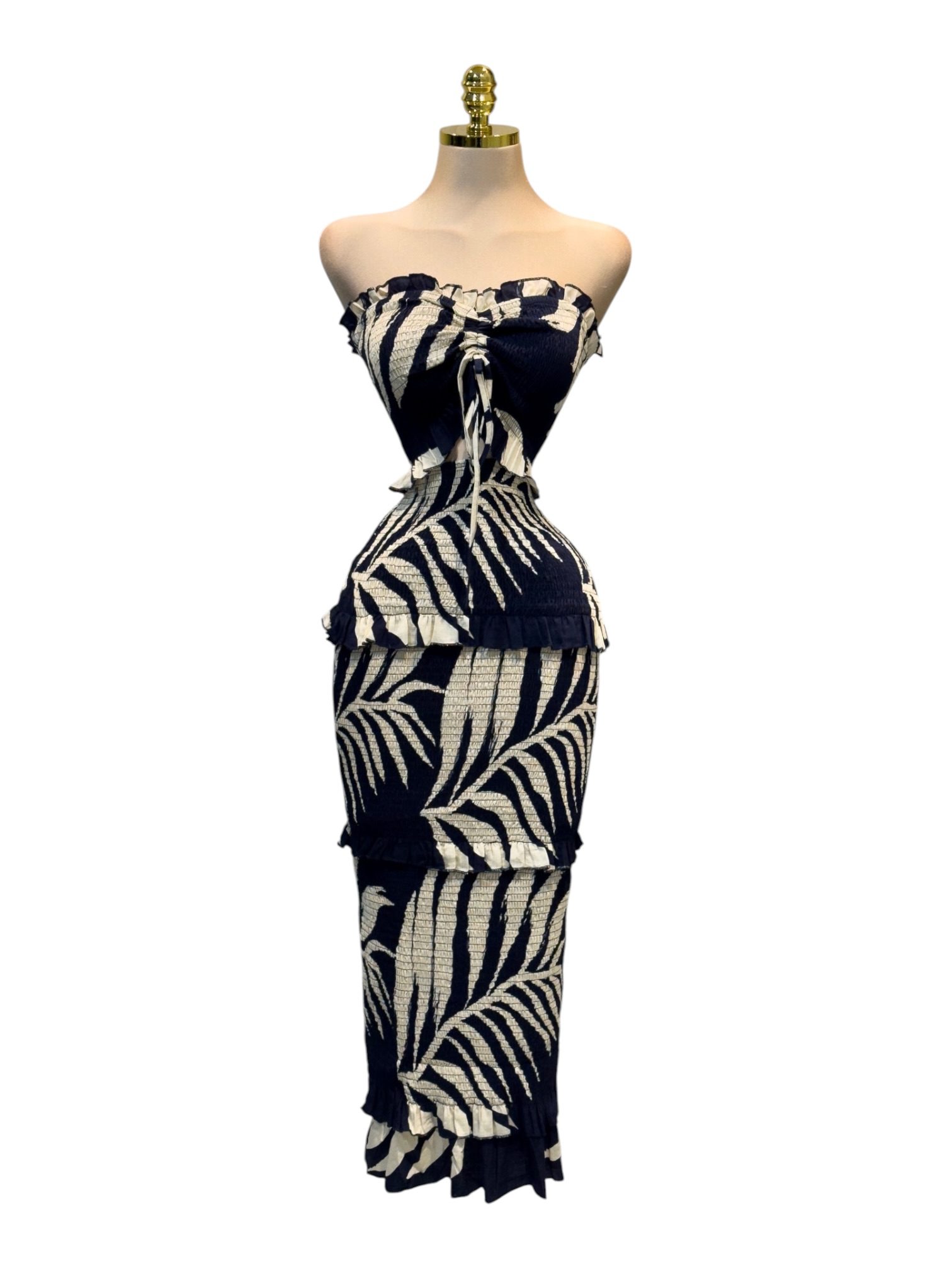 Vestido Strapless Estampado Blanco Y Negro Con Volantes Modernos - Image 2