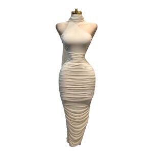Vestido Midi Beige Con Cuello Halter Y Drapeado Ajustado