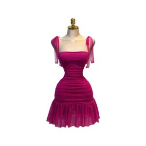 Vestido Magenta Con Tirantes De Lazo Y Falda Con Volantes