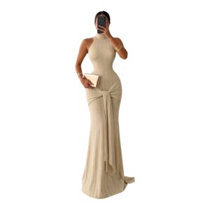 Vestido Nude Ajustado Cuello Halter Con Nudo Frontal Minimal Elegante