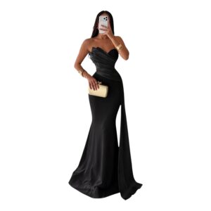 Vestido Negro Strapless Con Panel Asimétrico Y Abertura Lateral