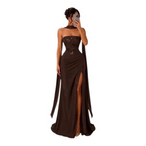 Vestido Chocolate Strapless Con Lentejuelas Y Abertura Lateral