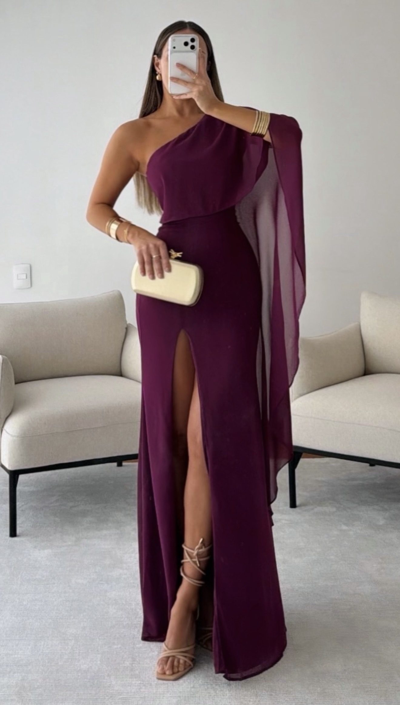 Vestido Morado De Un Hombro Con Manga Capa - Image 4