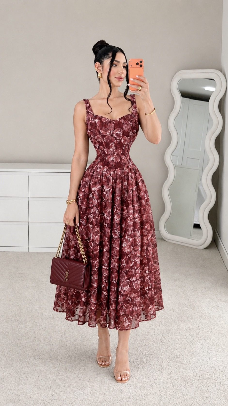 Vestido Vino Floral Con Corsé Y Falda Amplia - Image 4