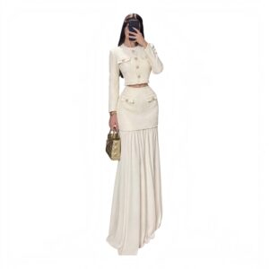 Conjunto Blanco De Tweed Con Chaqueta Y Falda Combinada