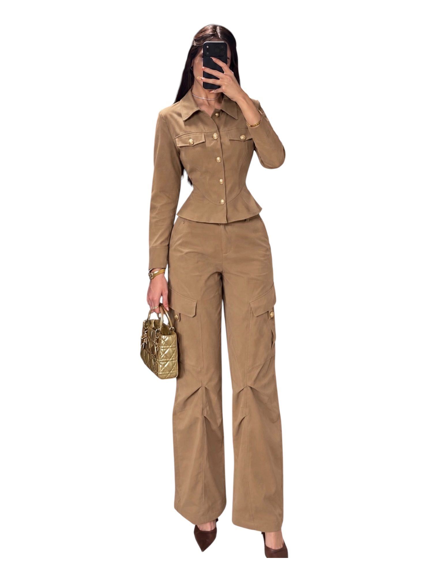 Conjunto Camel Con Chaqueta Entallada Y Pantalón Cargo - Image 2