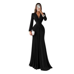 Vestido Negro De Licra Con Escote Profundo