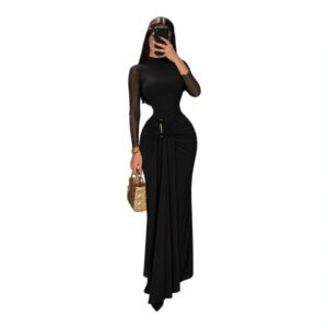 Vestido Negro De Cuello Alto Con Fruncido Y Detalle Metálico