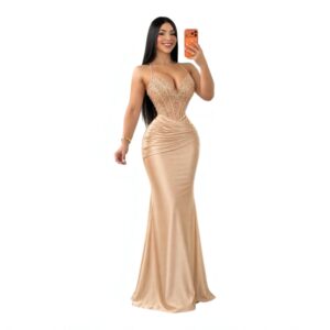 Vestido Largo Champagne Con Corsé De Pedrería Y Falda Satinada