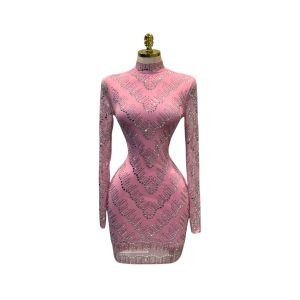Vestido Corto Rosa Con Pedrería y Manga Larga