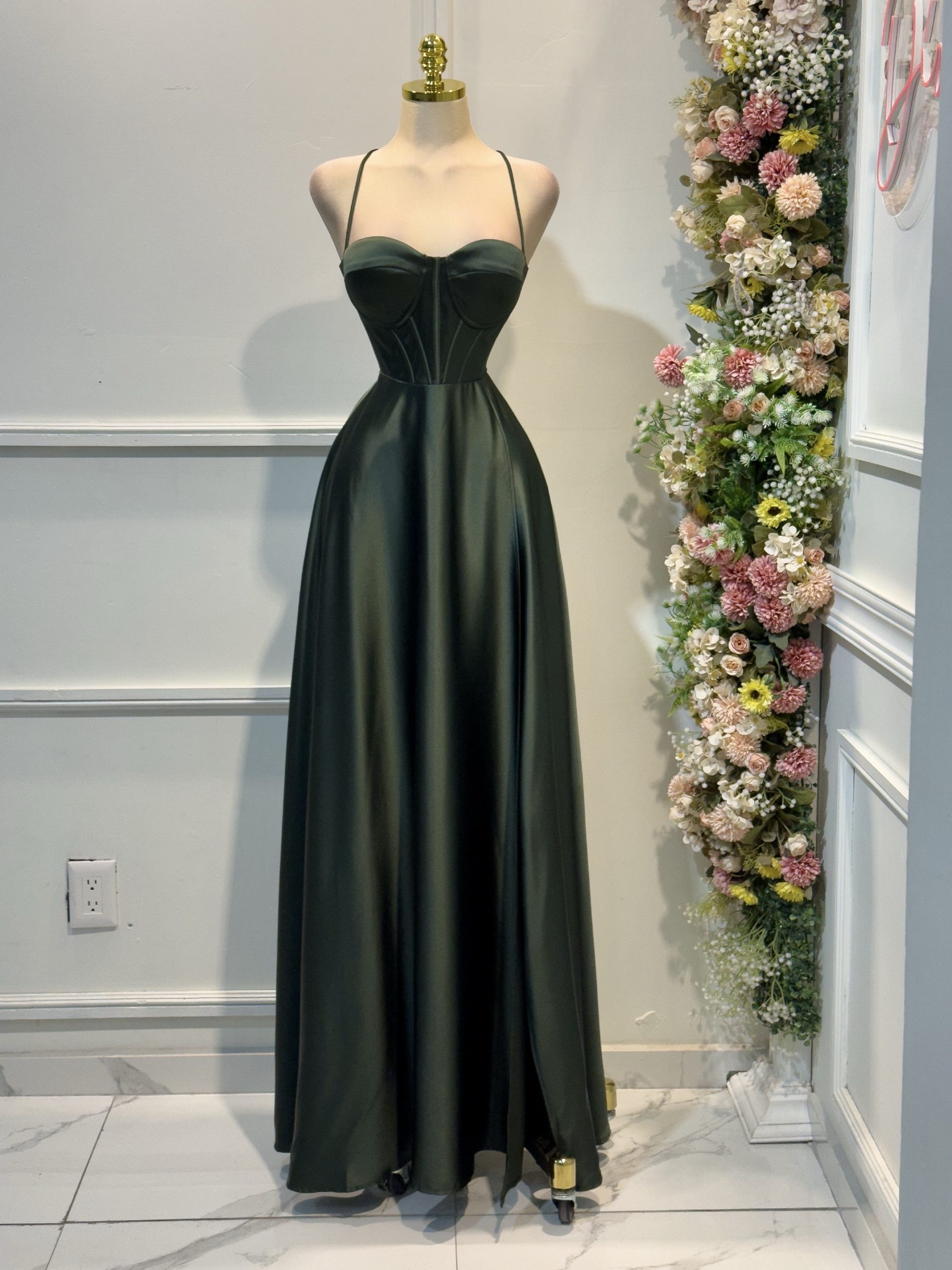 Vestido Largo Verde Satinado - Image 4