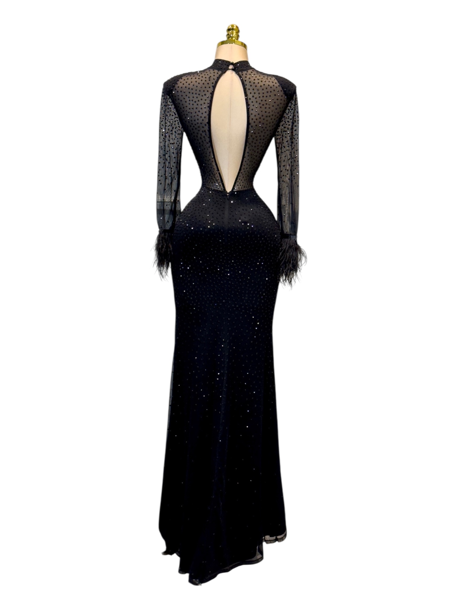 Vestido Negro Con Abertura Y Brillos - Image 3