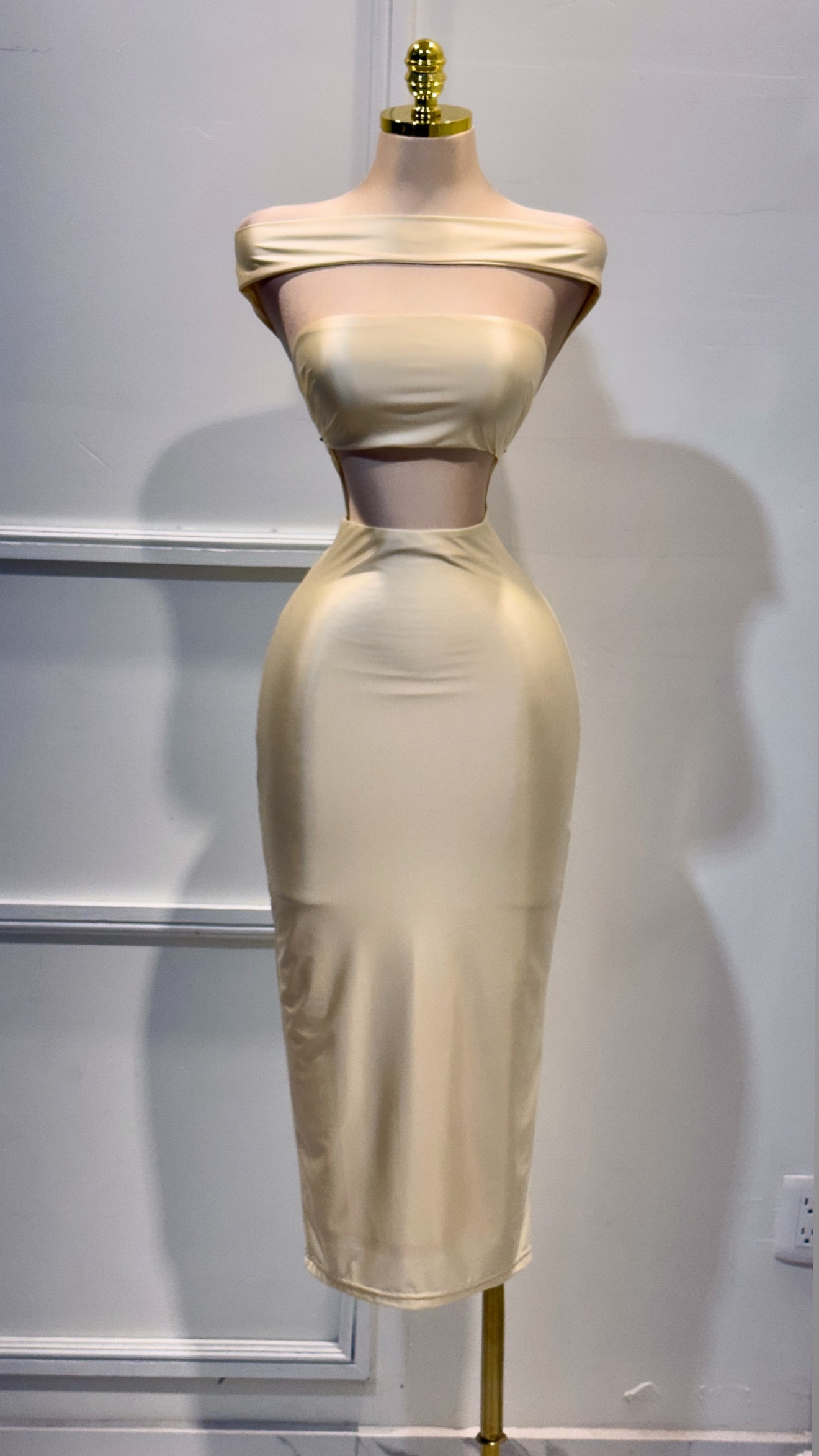 Vestido Beige De Licra - Image 4