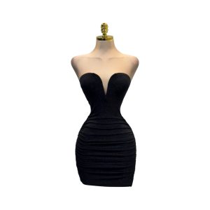 Vestido Negro Corto Strapless Con Escote Corazón