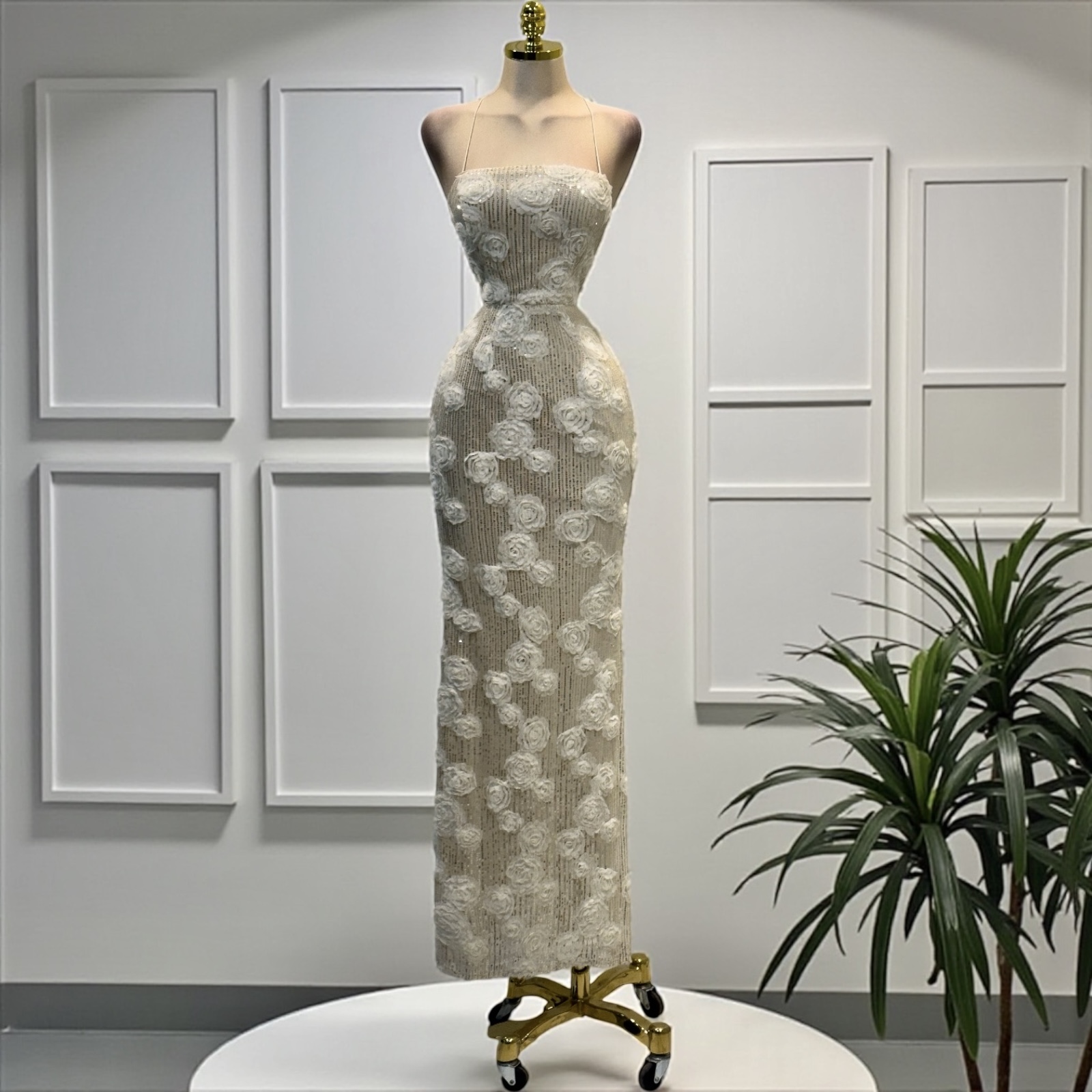 Vestido Beige Con Flores - Image 4