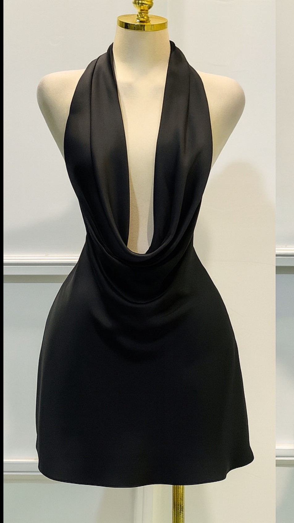 Vestido Negro De Satin - Image 4